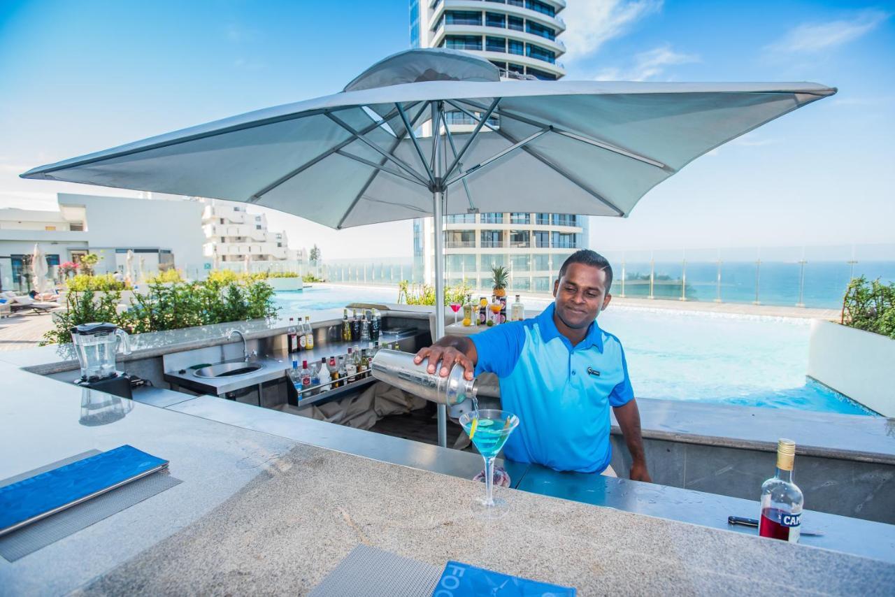 ذا كابيتال بيرلز دوربان المظهر الخارجي الصورة The pool at the 101 Sky Bar