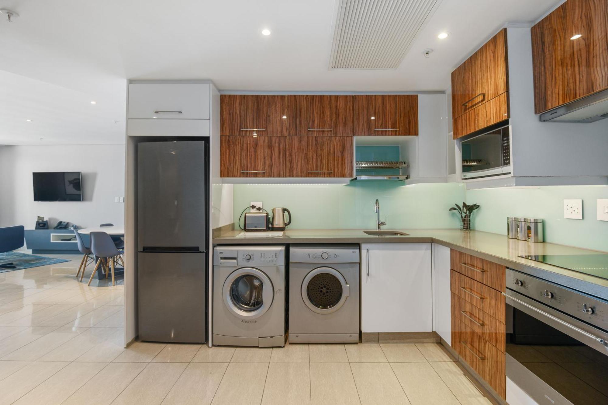 ذا كابيتال بيرلز دوربان المظهر الخارجي الصورة A modern kitchen