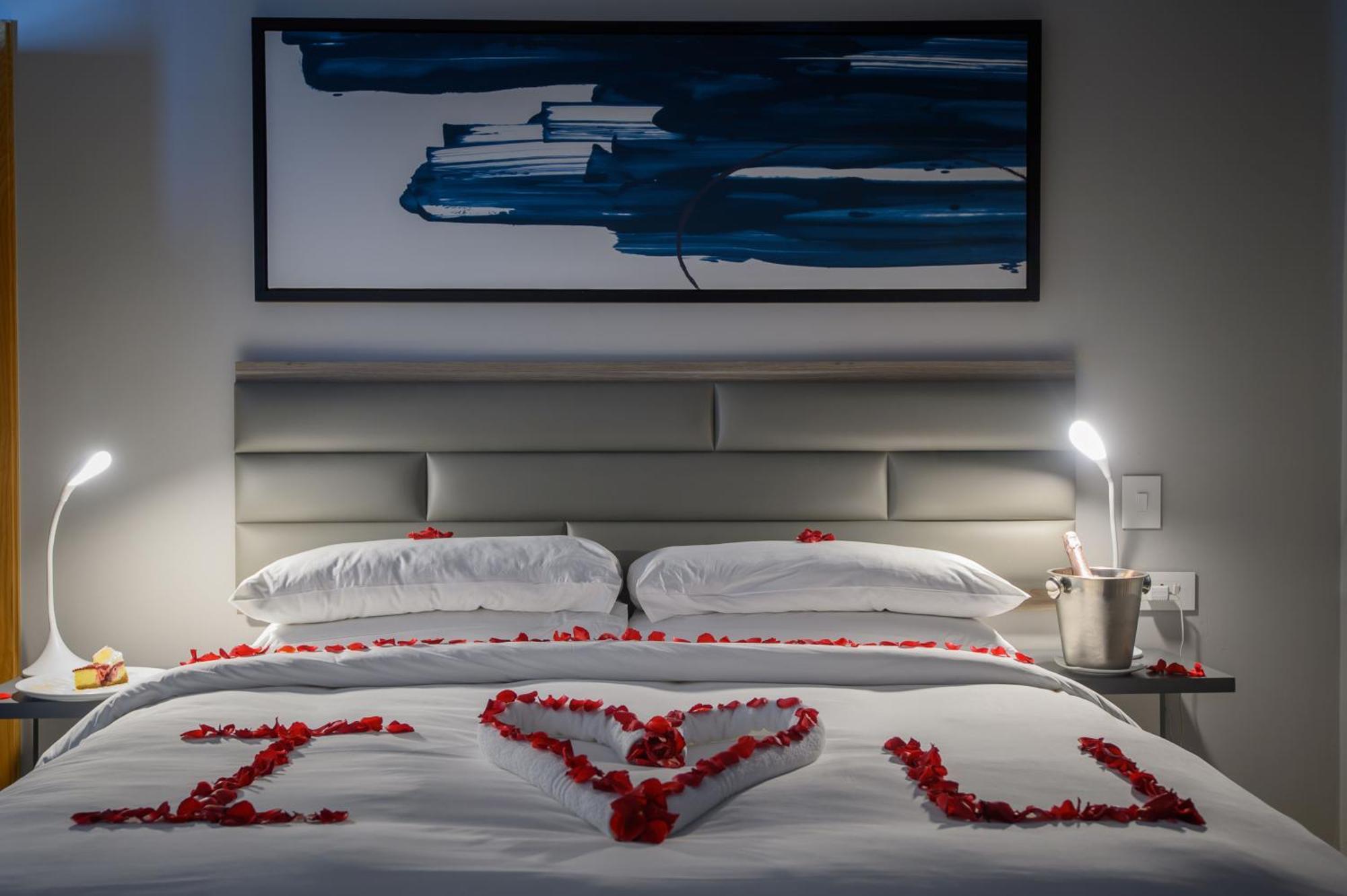 ذا كابيتال بيرلز دوربان المظهر الخارجي الصورة A bedroom at the hotel
